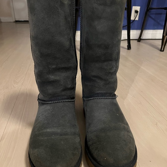Women’s faded blue Ugg boots tall size 9. - Picture 3 of 6
